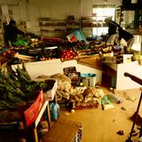 Der Obst- und Gemüseladen von Shazad Anjum in Paiporta wurde Opfer der Wasser- und Schlammmassen