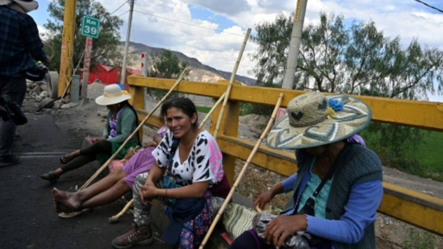 Anhänger von Boliviens Ex-Präsident Morales nehmen rund 20 Soldaten als Geiseln