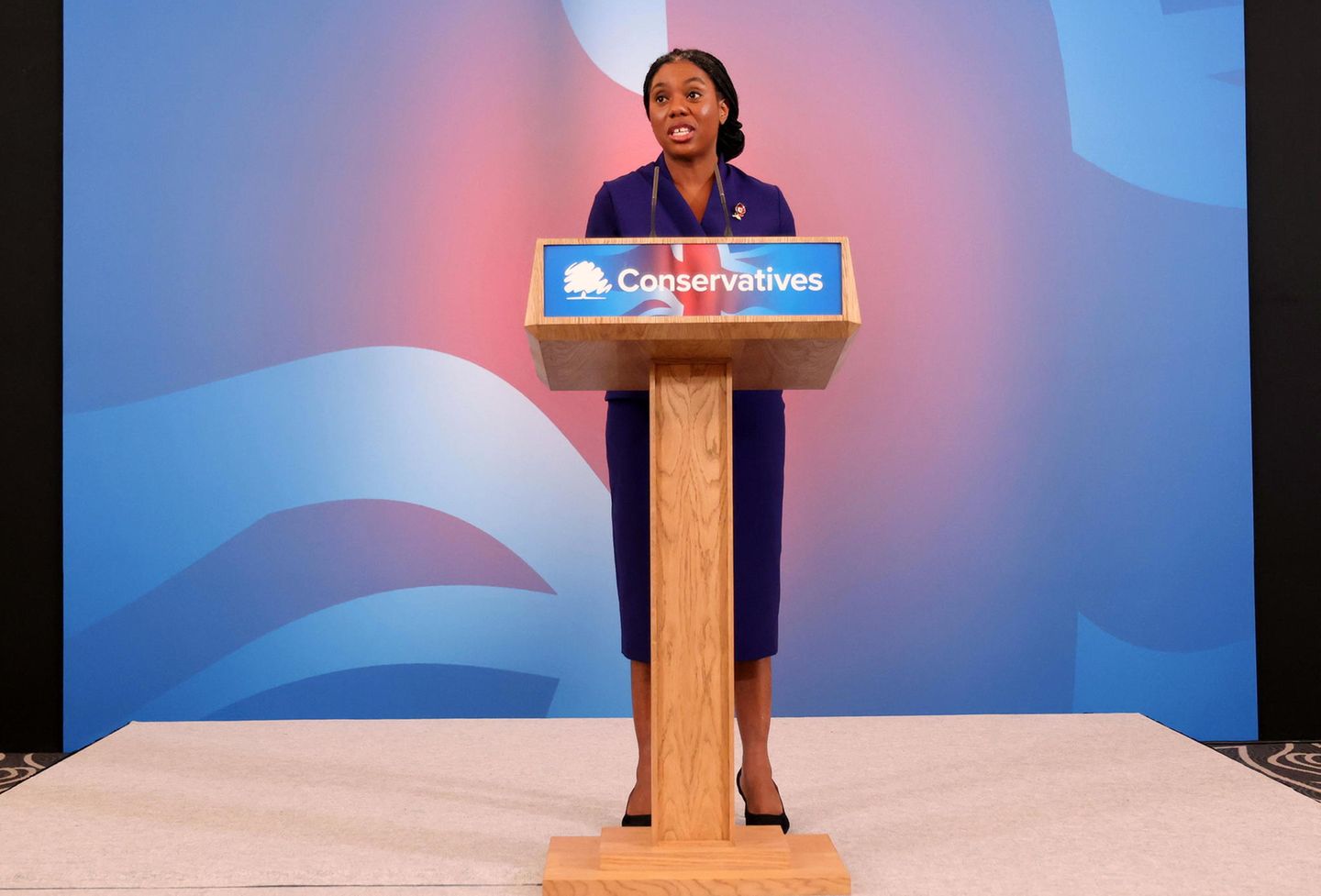 Kemi Badenoch hält am 2. November in London ihre erste Rede als neu gewählte Tory-Parteivorsitzende und Oppositionsführerin