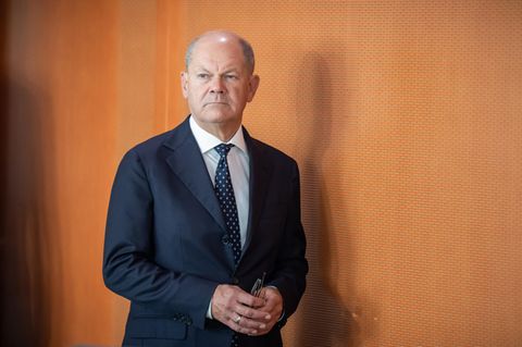 Bundeskanzler Olaf Scholz im Kabinettsaal des Kanzleramts