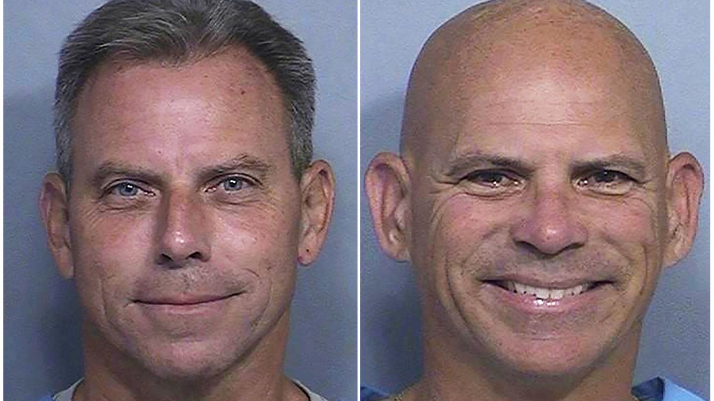 Erik (l.) und seinen Bruder Lyle Menendez