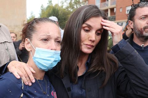 Königin Letizia von Spanien beim Besuch der Katastrophengebiete in der Region Valencia