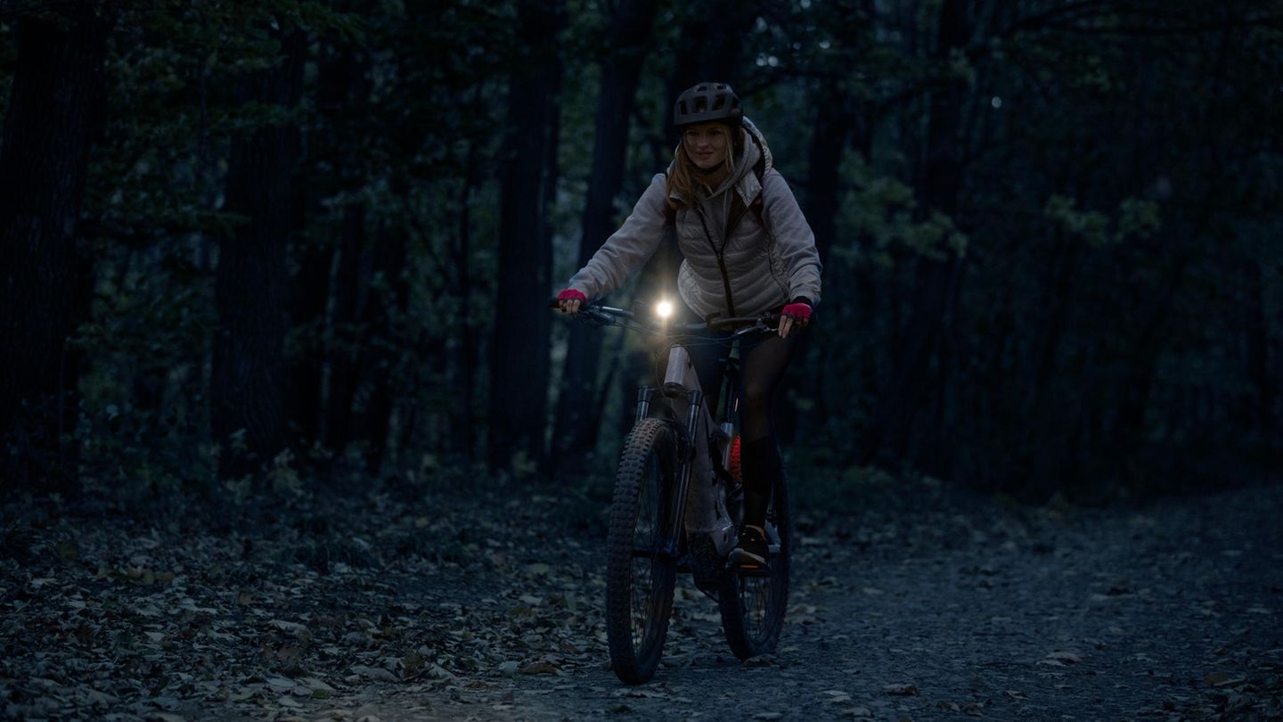 Sicherheit beim Fahrradfahren: Heute 67 % günstiger: OnMetro Fahrradlicht lässt sich wieder aufladen