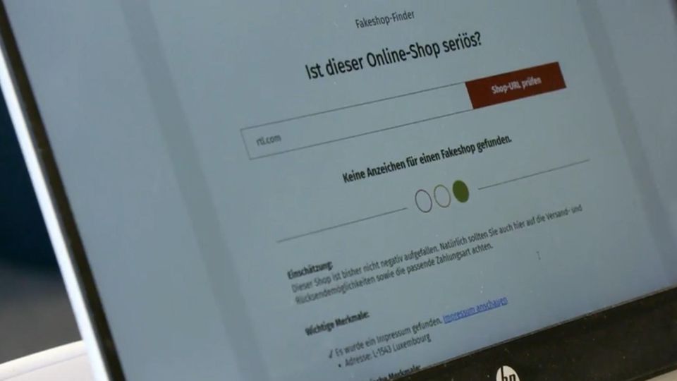 Wenn Käufer auf Fake-Shops reinfallen, passiert bei einer Anzeige oft nichts. Damit es gar nicht erst so weit kommt, gibt der Verbraucherschutz Tipps, um solche Seiten zu erkennen.
