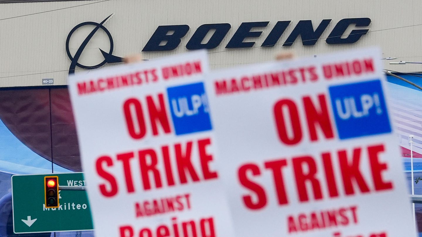 US-Flugzeugbauer: Boeing-Beschäftigte nehmen Vertragsangebot an – wochenlanger Streik beendet