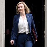 Liz Truss mit Schluppenbluse 2022