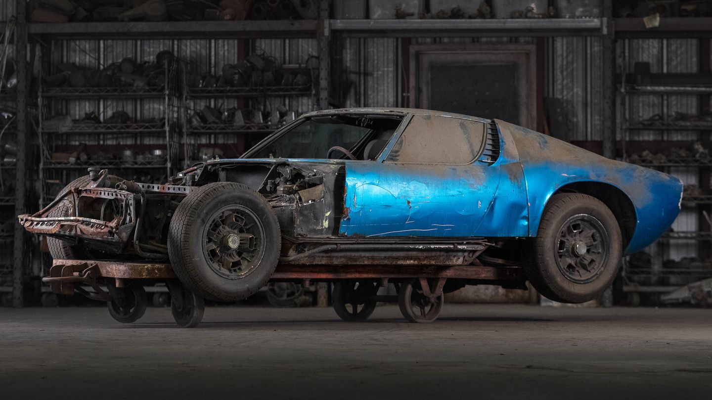 Oldtimer 1969 Lamborghini Miura P400 S by Bertone