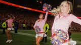 Cheerleader vor dem Football Spiel