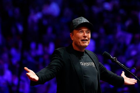 Elon Musk bei einer Wahlkampfveranstaltung für Donald Trump