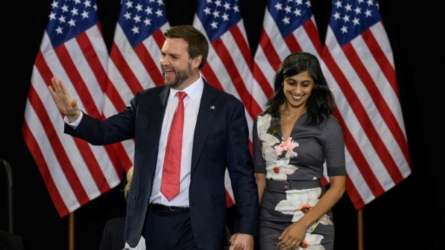 J.D. Vance mit Ehefrau Usha bei Wahlkampfauftritt