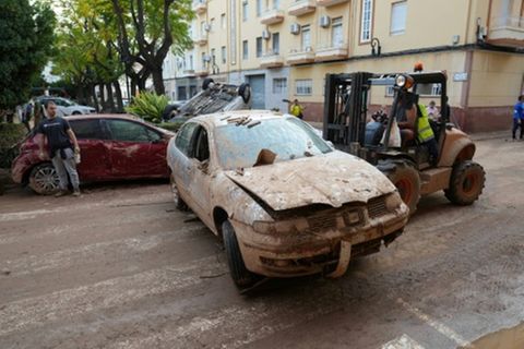 Aufräumarbeiten in Aldaia in der Region Valencia