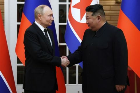 Putin bei seinem Besuch bei Kim in Pjöngjang im Juni