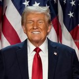 Donald Trump hat auf seiner Wahlparty gut lachen: Noch vor dem offiziellen Ergebnis hält er seine Siegesrede. "Ich möchte dem amerikanischen Volk für die außerordentliche Ehre danken, zum 47. Präsidenten gewählt worden zu sein", sagt er. "Wir haben Geschichte geschrieben."