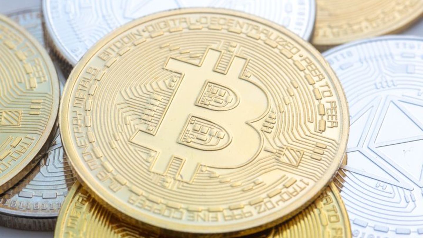 Der Bitcoin errreichte nach den US-Wahlen ein neues Allzeithoch (Symbolbild). Foto: Fernando Gutierrez-Juarez/dpa