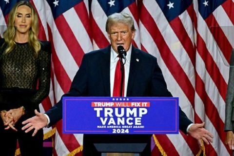 Trump bei seinem Auftritt in Florida in der Wahlnacht
