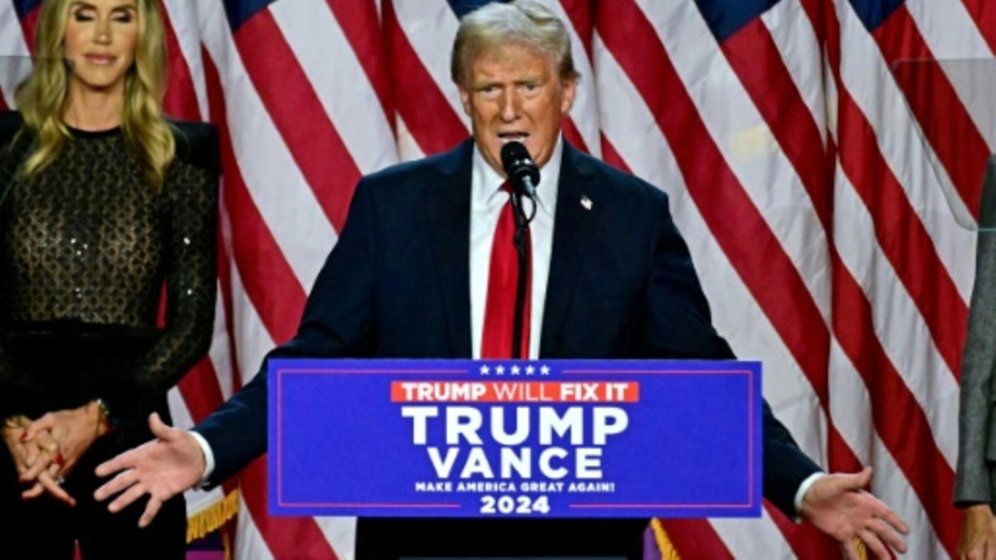 Trump bei seinem Auftritt in Florida in der Wahlnacht