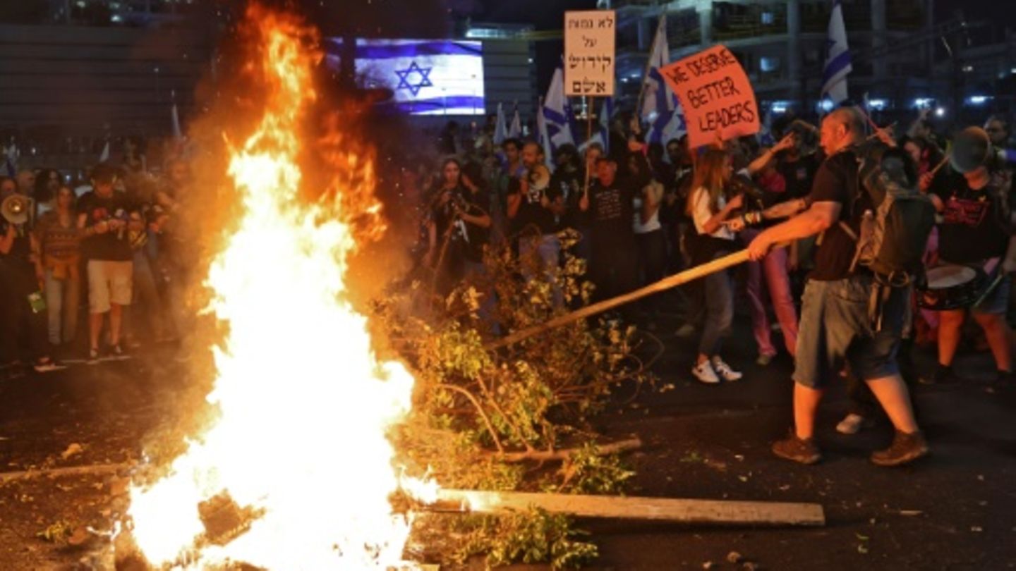 Straßenblockade in Tel Aviv nach Gallants Entlassung