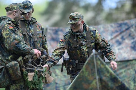 Rekruten der Bundeswehr auf einem Standortübungsplatz
