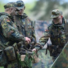 Rekruten der Bundeswehr auf einem Standortübungsplatz