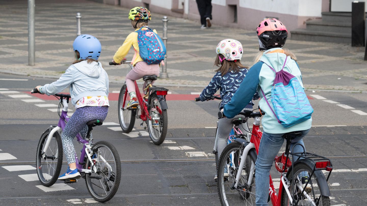 Ohne Körpergefühl sind Kinder schlechter mit dem Rad unterwegs