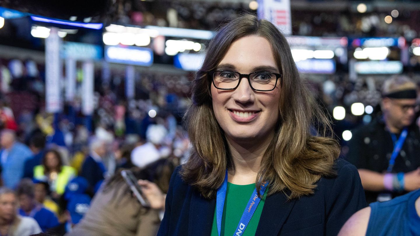 Sarah McBride becomes the first trans woman elected to the US Congress