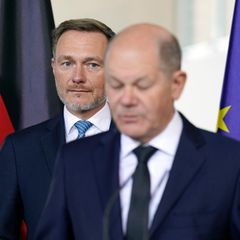 Ampel-Aus: der entlassene Finanzminister Christian Lindner und Kanzler Olaf Scholz