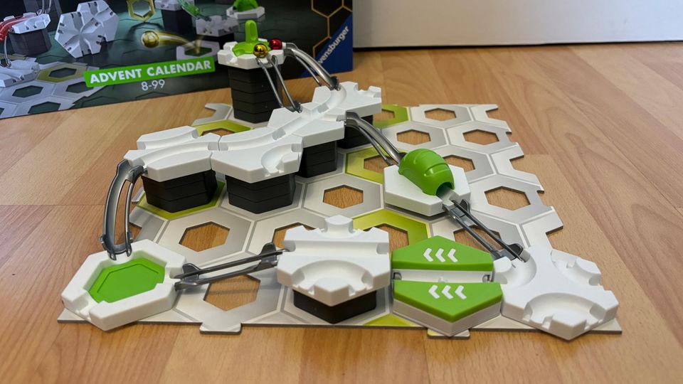 Gravitrax Adventskalender 2024: Mini-Kugelbahn