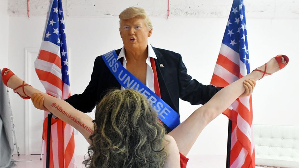 Trump-Sex-Skulptur: Weitere provokante Aktionen der Künstlerin im Video