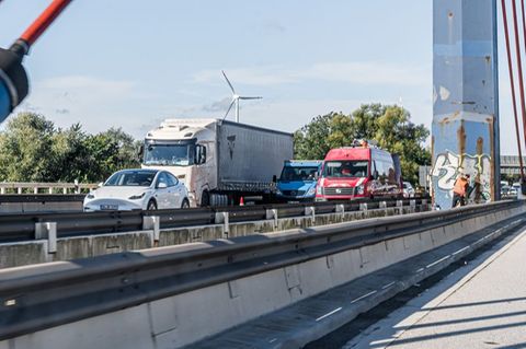 Eine geplante Reparatur der Norderelbbrücke erfordert Mitte November eine Wochenend-Vollsperrung der A1. (Archivbild) Foto: Mark