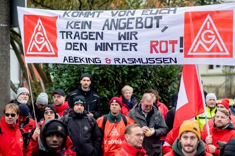 Die IG Metall hat Beschäftigte in ganz Norddeutschland zum Ausstand aufgerufen. Foto: Hauke-Christian Dittrich/dpa