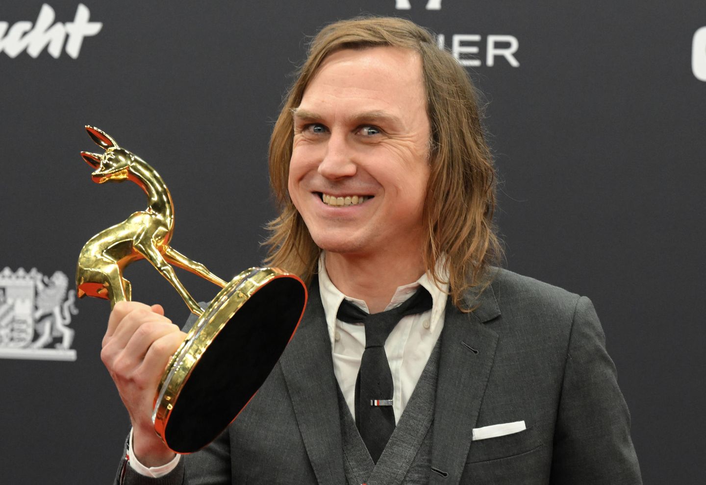 Lars Eidinger setzte sich in der Kategorie "Schauspieler National" gegen Tom Schilling und Sabin Tambrea durch. In seiner Dankesrede wurde Eidinger politisch und zitierte Bertolt Brecht