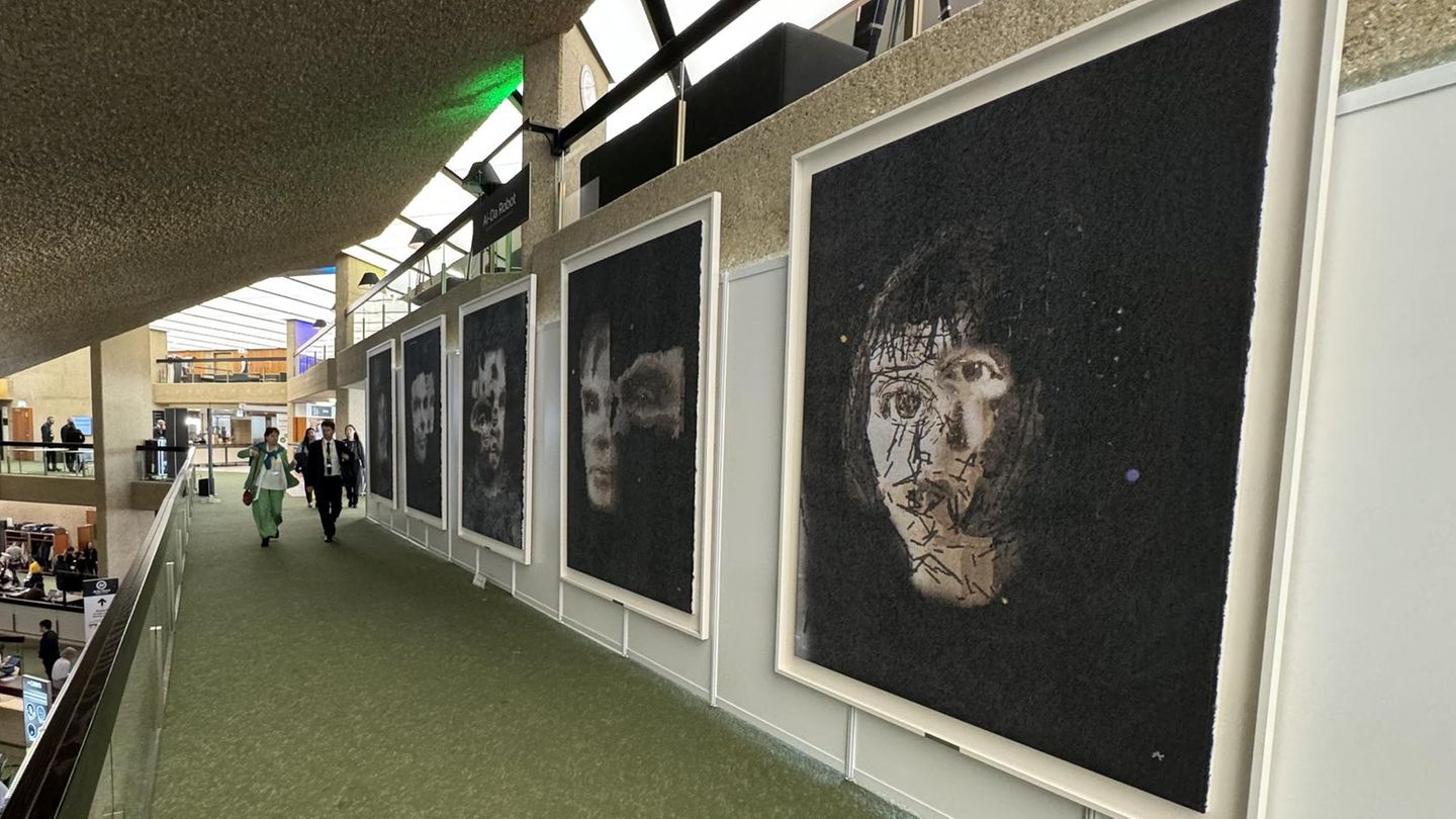 Das von einem Roboter erstellte Porträt von Alan Turing