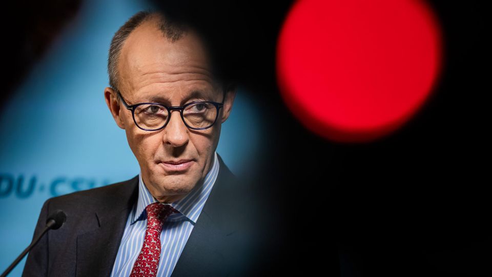 Merz gegen Scholz: "Kein Verhalten, das diesem Amt gerecht wird" (Video)