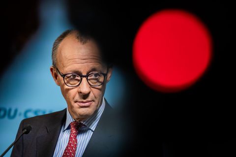 Merz gegen Scholz: "Kein Verhalten, das diesem Amt gerecht wird" (Video)