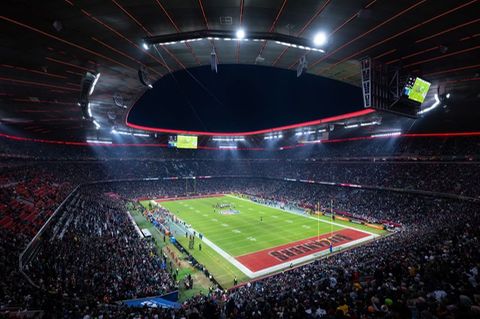 Die NFL-Premiere in München war eine große Party - kommt es am Sonntag zur Wiederholung? Foto: Sven Hoppe/dpa