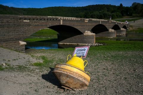 Ausgetrockneter See in Bayern 2022