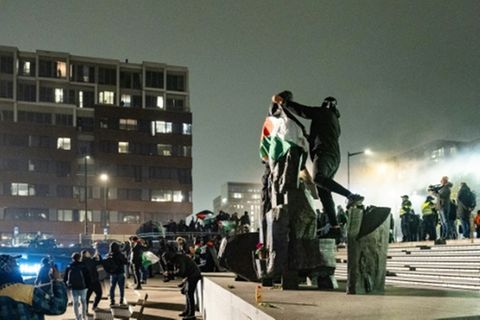 Pro-palästinensische Demonstranten in Amsterdam