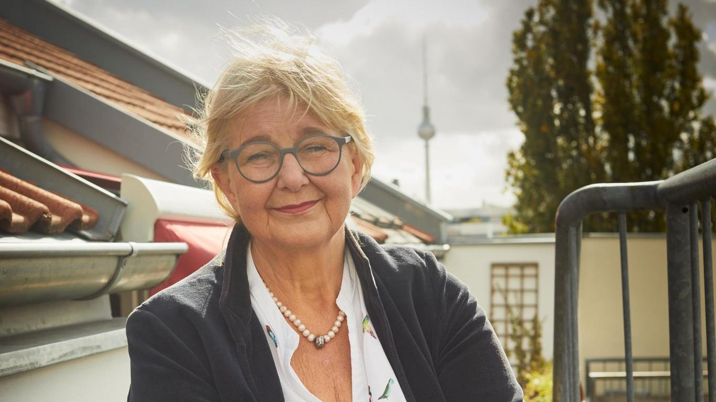 Portrait von Marianne Birthler bei sich zuhause Portrait von Marianne Birthler bei sich zuhause