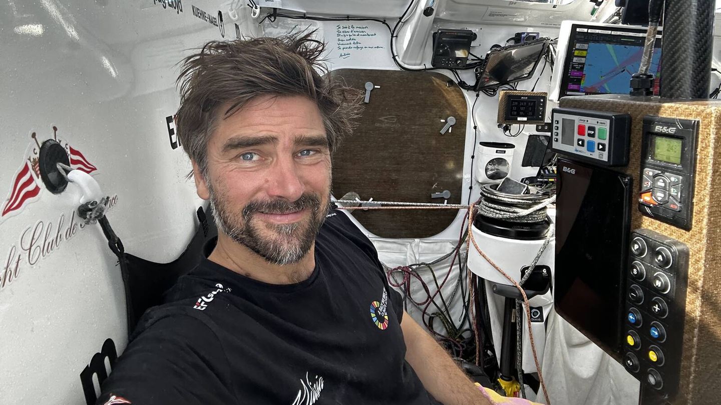 Der deutsche Skipper Boris Herrmann vor der Vendée Globe an Bord der "Malizia - Sea Explorer"