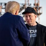 Elon Musk war Trumps Superwahlkämpfer. Dafür wird er zusammen mit Vivek Ramaswamy mit der Leitung einer neu gegründeten "Abteilung für Regierungseffizienz" belohnt. Noch ist unklar, wie diese Behörde konkret aussehen wird. Fest steht: Der reichste Mann der Welt könnte künftig die Regulierungsbehörden regulieren – ein Interessenskonflikt ohnegleichen