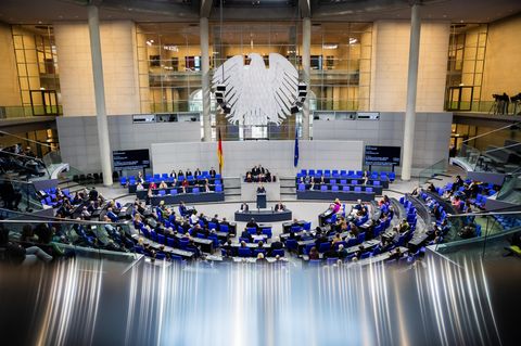 Viermal (1972, 1983, 1990 und 2005) wurde Bundestag außerplanmäßig gewählt. 2025 soll es wieder eine vorgezogene Neuwahl geben