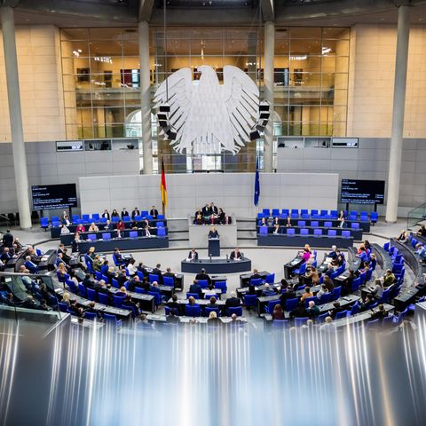 Viermal (1972, 1983, 1990 und 2005) wurde Bundestag außerplanmäßig gewählt. 2025 soll es wieder eine vorgezogene Neuwahl geben