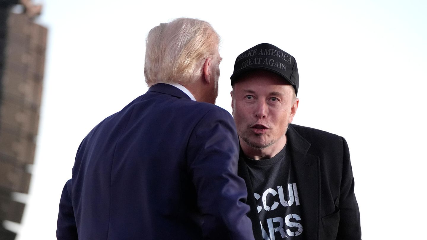 Donald Trump  und Elon Musk beim gemeinsamen Wahlkampf