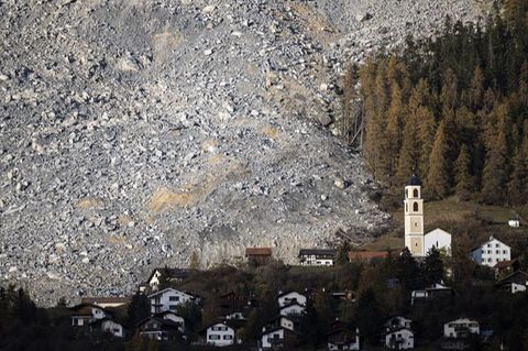 Im schlimmsten Fall müssen die rund 90 Dorfbewohner von Brienz den Ort für Monate verlassen