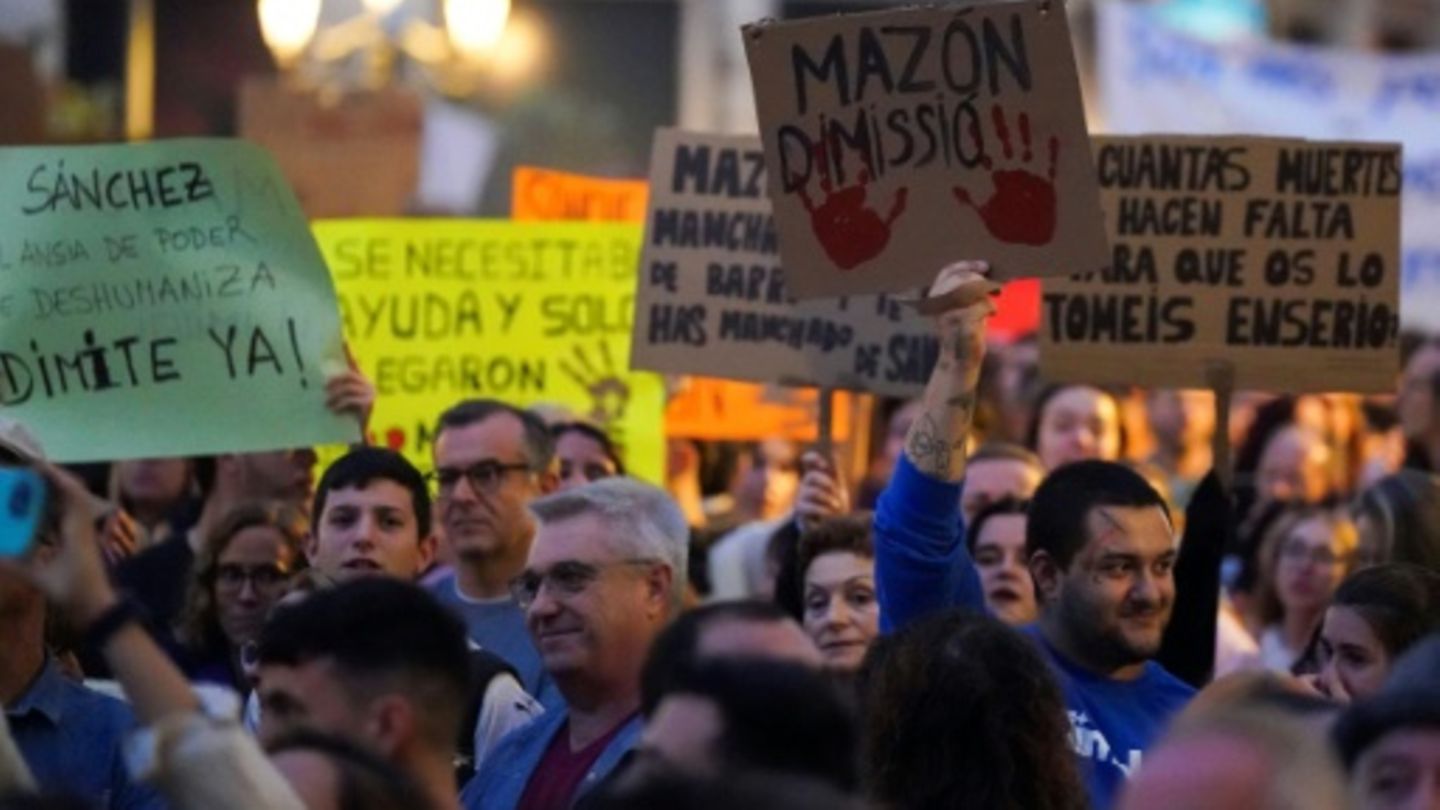 Demonstranten in Valencia fordern Mazóns Rücktritt