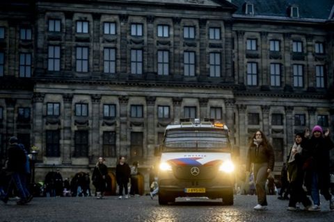 Polizei am zentralen Dam-Platz in Amsterdam, 9.11.