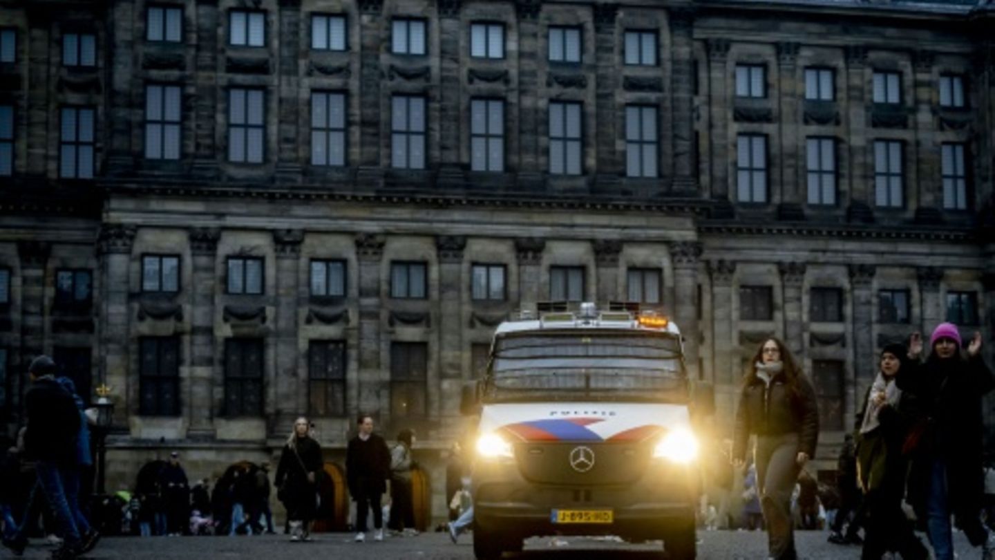 Polizei am zentralen Dam-Platz in Amsterdam, 9.11.