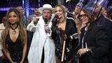 Rita Ora mit Sängerin Tyla und Musiker Teddy Swims