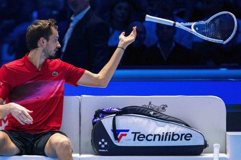 ATP Finals in Turin: Russe Medwedew zertrümmert aus Wut seinen Schläger