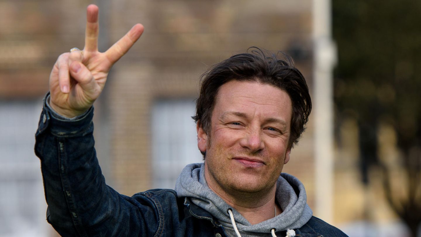 Nach Kinderbuch-Eklat: Starkoch mit Schattenseiten: Die größten Skandale von Jamie Oliver